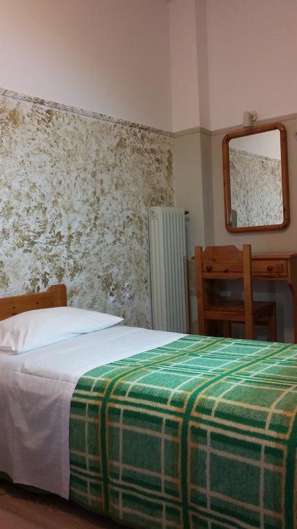Alma Hotel Athene Buitenkant foto
