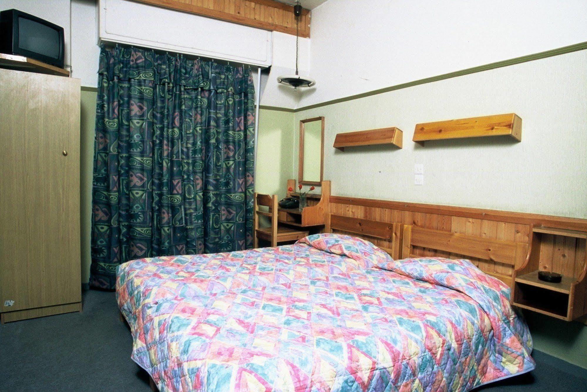 Alma Hotel Athene Buitenkant foto